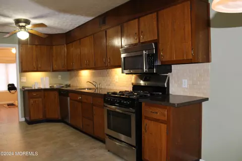 Kitchen - 115 Beacon Ave, Ewing, NJ 08618 photo 2 of 2
