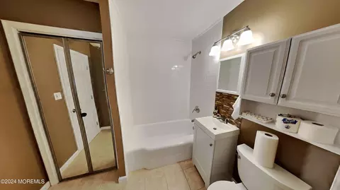 Bath - 115 Beacon Ave, Ewing, NJ 08618 photo 1 of 2