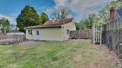 Exterior - 115 Beacon Ave, Ewing, NJ 08618 photo 4 of 5