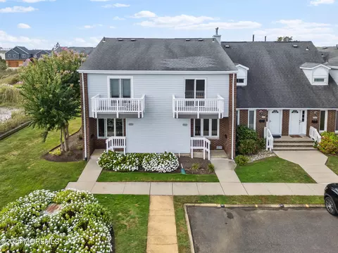 25 Meadow Ave #54, Monmouth Beach, NJ 07750