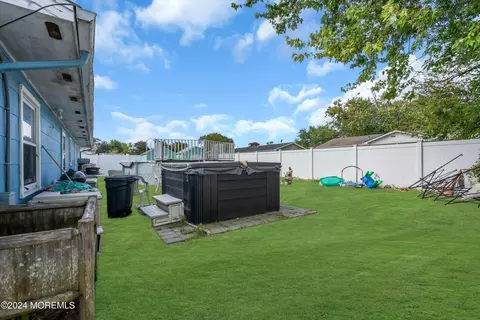 407 6th St, Waretown, NJ 08758 photo 4