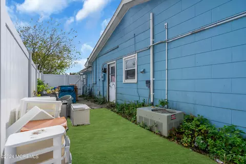 407 6th St, Waretown, NJ 08758 photo 9