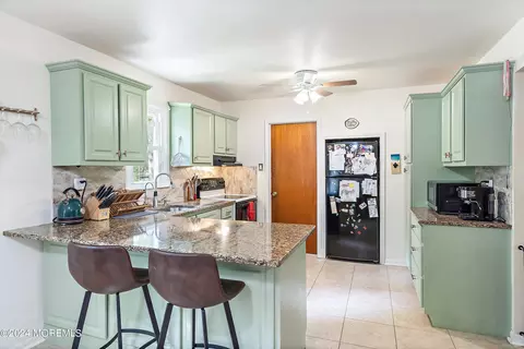 Kitchen - 475 Beech Ave, Galloway, NJ 08205 photo 1 of 4