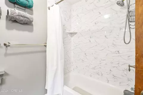 Bath - 475 Beech Ave, Galloway, NJ 08205 photo 3 of 3