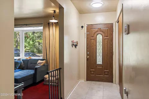 Entry Way - 475 Beech Ave, Galloway, NJ 08205 photo 1 of 2