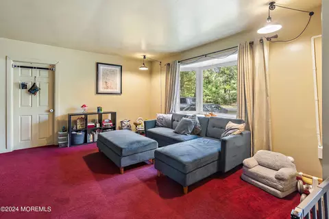 Living - 475 Beech Ave, Galloway, NJ 08205 photo 1 of 2