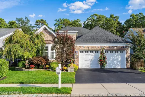 105 Arborridge Dr, Forked River, NJ 08731