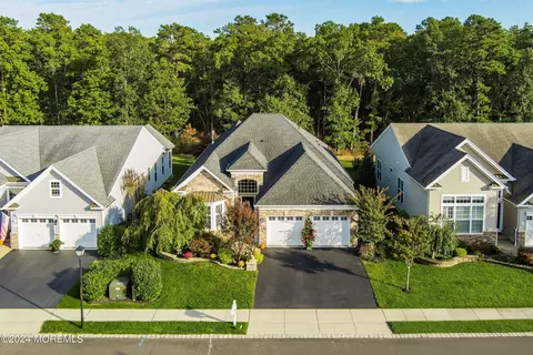 105 Arborridge Dr, Forked River, NJ 08731 photo 2