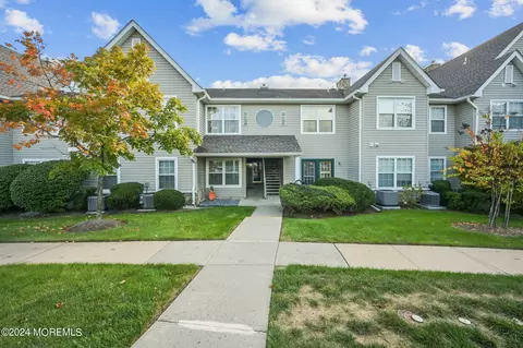 47 Des Moines Ct, Tinton Falls, NJ 07712