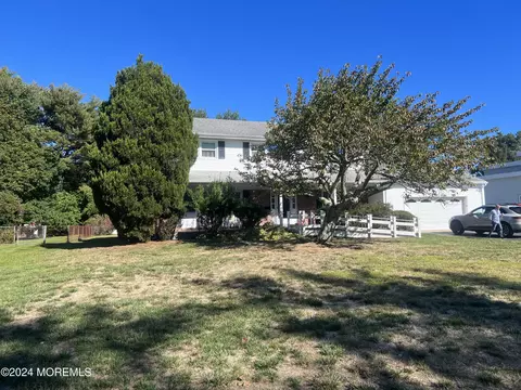 13 Harbor Ct, West Long Branch, NJ 07764