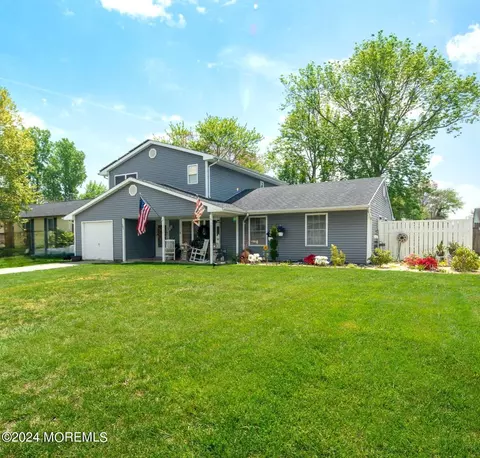 105 Cayuga Lake Dr, Little Egg Harbor, NJ 08087