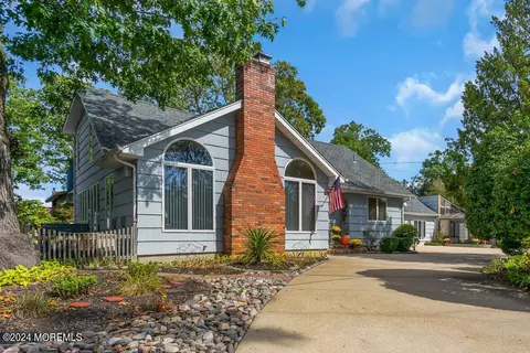 800 Lincoln Ave, Pine Beach, NJ 08741