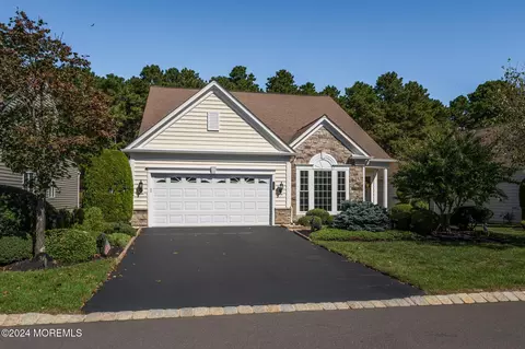 36 Chalfont Ln, Manchester, NJ 08759