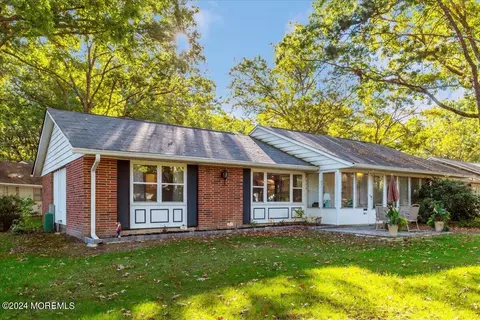 130 Farrington Ct # A, Lakewood, NJ 08701