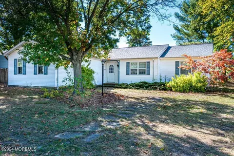 513 Northampton Blvd, Toms River, NJ 08757