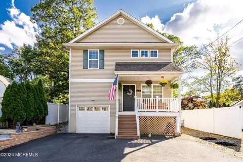 881 Cypress Ave, Brick, NJ 08723