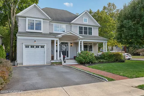 63 Poplar Ave, Fair Haven, NJ 07704