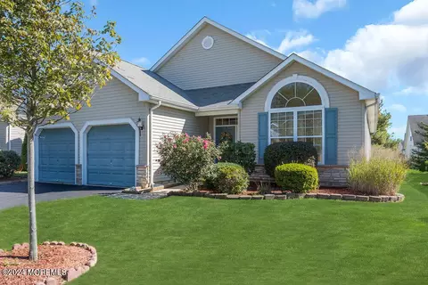 97 Enclave Blvd, Lakewood, NJ 08701