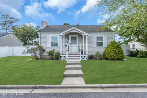 1155 Ridgefield Dr, Point Pleasant, NJ 08742