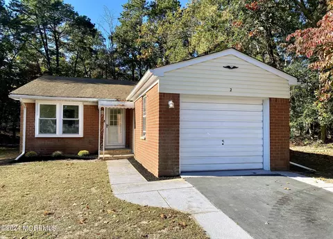 2 Vernon Ct, Manchester, NJ 08759