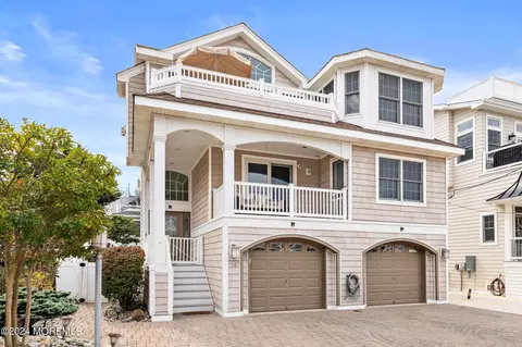 14 E 44th St, Long Beach Township, NJ 08008