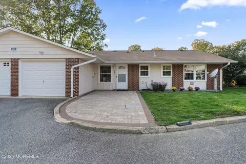 990 Argyll Cir #A, Lakewood, NJ 08701
