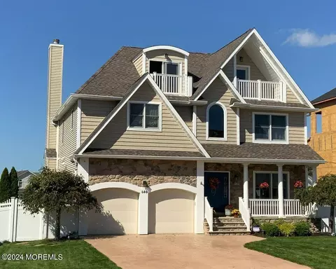 646 Bayview Dr, Toms River, NJ 08753
