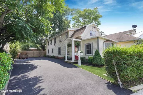 246 Seeley Ave, Keansburg, NJ 07734