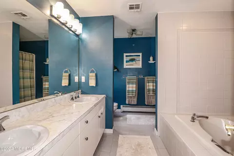 Bath - 75 Maxim Dr, Forked River, NJ 08731 photo 2 of 5