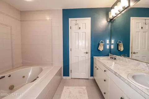 Bath - 75 Maxim Dr, Forked River, NJ 08731 photo 1 of 5
