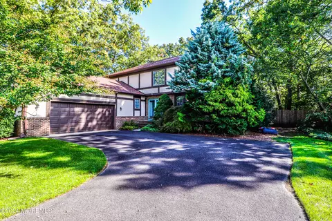75 Maxim Dr, Forked River, NJ 08731