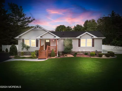 309 Sapphire Dr, Jackson, NJ 08527