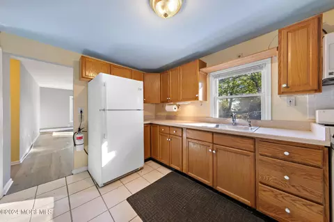 Entry Way - 431 Cedar Ave, Leonardo, NJ 07737 photo 1 of 1