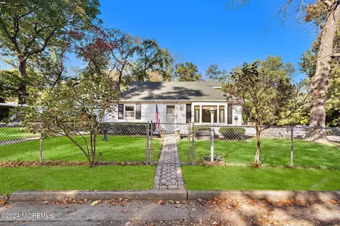 Exterior - 431 Cedar Ave, Leonardo, NJ 07737 photo 2 of 7