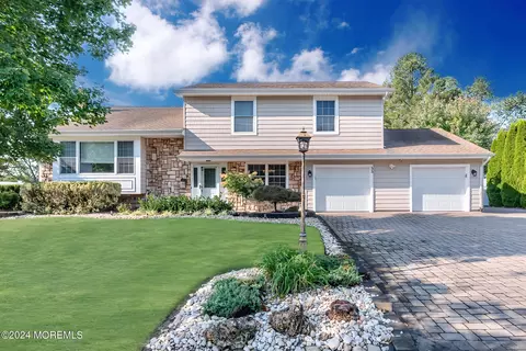 55 Old Bridge Dr, Howell, NJ 07731
