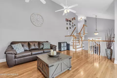 Entry Way - 55 Old Bridge Dr, Howell, NJ 07731 photo 5 of 6