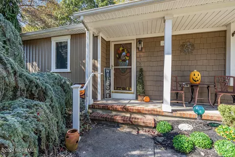 722 Coolidge Ave, Toms River, NJ 08753