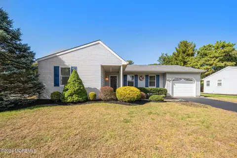 26 Penwood Dr #55, Whiting, NJ 08759