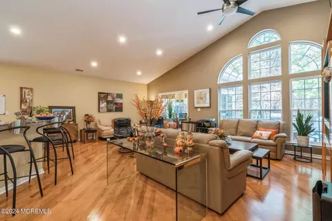 115 Gables Way, Jackson, NJ 08527