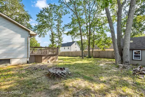 Exterior - 611 Center St, Forked River, NJ 08731 photo 2 of 5