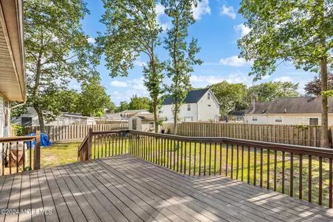 Exterior - 611 Center St, Forked River, NJ 08731 photo 3 of 5