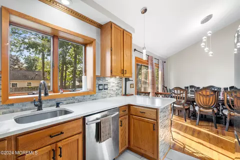 Kitchen - 611 Center St, Forked River, NJ 08731 photo 3 of 3