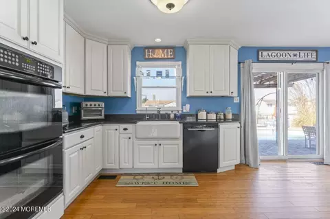 Kitchen - 1200 Grebe Ct, Forked River, NJ 08731 photo 4 of 5