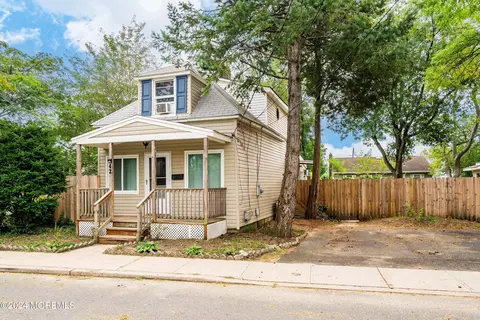 42 Linton Pl, Keansburg, NJ 07734