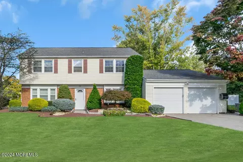 30 Prescott Dr, Marlboro, NJ 07746