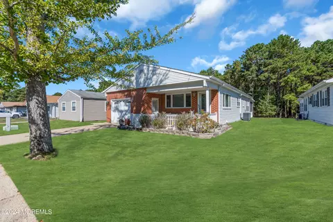 435 Costa Mesa Dr, Toms River, NJ 08757
