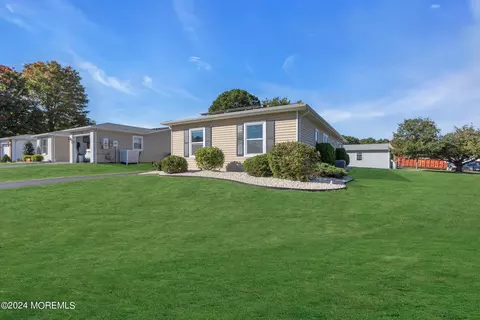 5 Bow Dr, Brick, NJ 08723