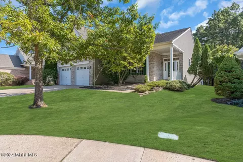 3 Oakhill Ct, Jackson, NJ 08527