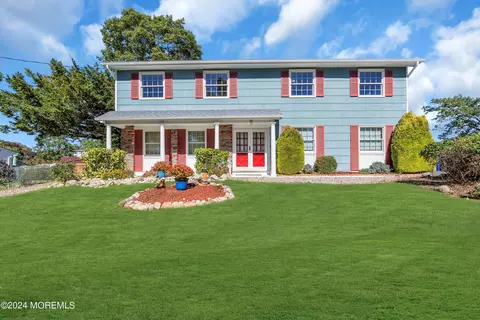 354 Dallas Dr, Toms River, NJ 08753