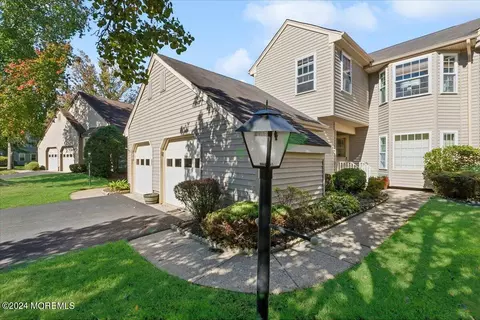 3 Wexford Dr, Monroe, NJ 08831